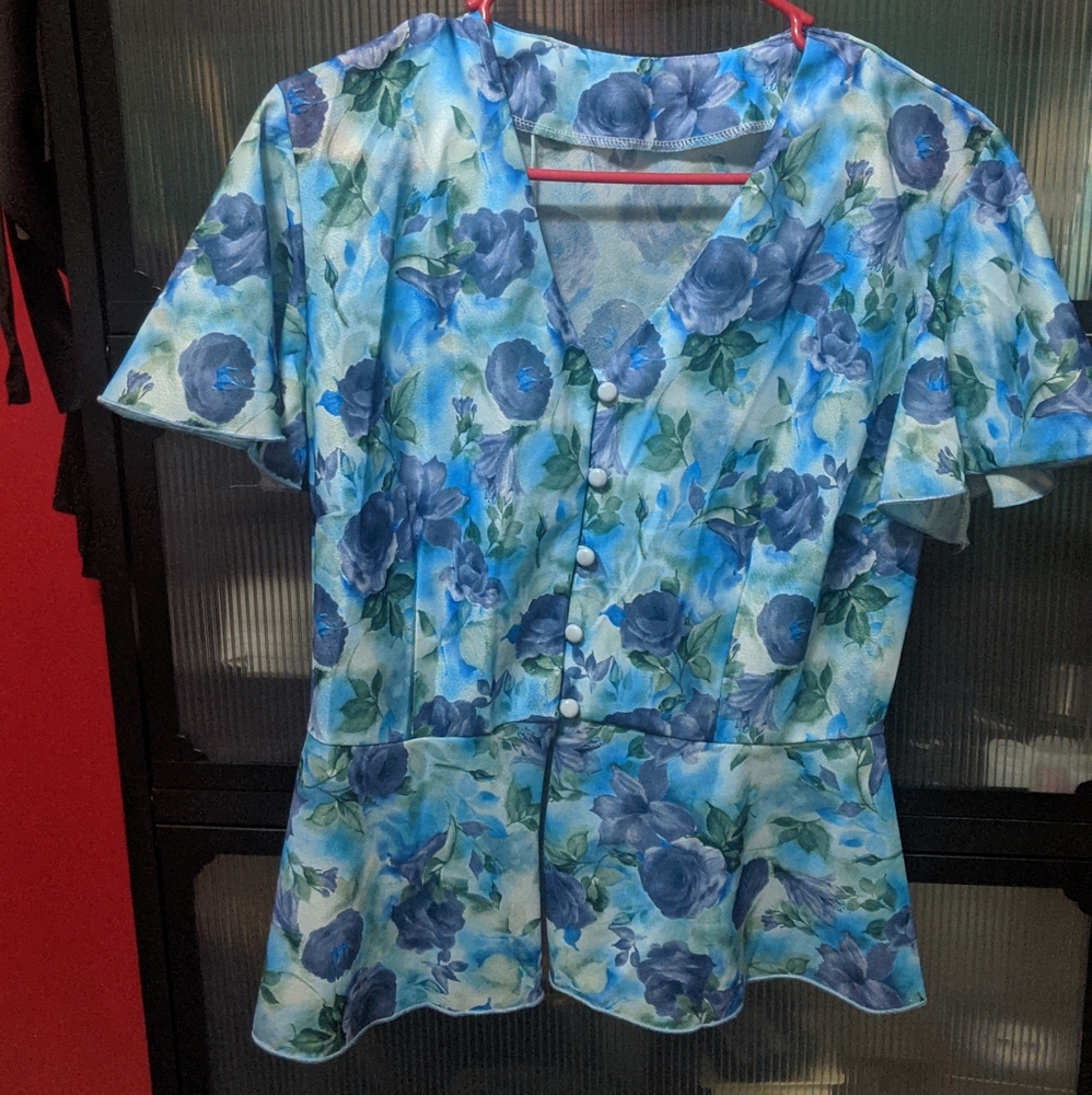 Blue Rose floral button down peplum top